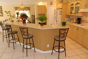 19301 NW 10th St, Hollywood, FL 33029 - Photo 2