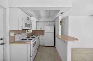 4331 NE 5th Ave, Oakland Park, FL 33334 - Photo 6