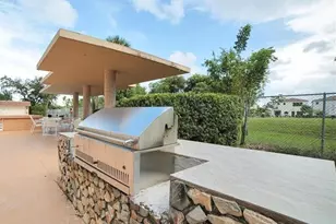 800 NE 195th St, Miami, FL 33179 - Photo 42