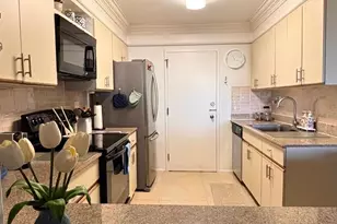 800 NE 195th St, Miami, FL 33179 - Photo 20