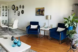 800 NE 195th St, Miami, FL 33179 - Photo 14