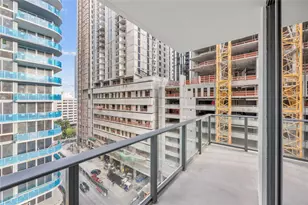 11 NE 6th St, Miami, FL 33132 - Photo 16