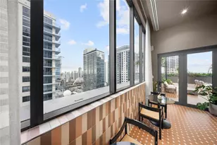 11 NE 6th St, Miami, FL 33132 - Photo 38