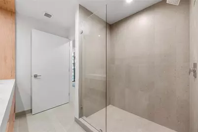 11 NE 6th Street #907, Miami, FL 33132 - Photo 24