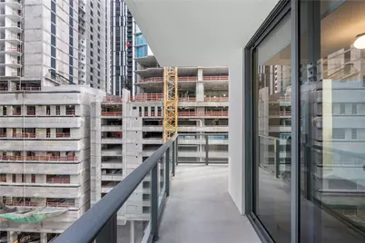 11 NE 6th Street #907, Miami, FL 33132 - Photo 8