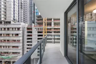 11 NE 6th St, Miami, FL 33132 - Photo 8