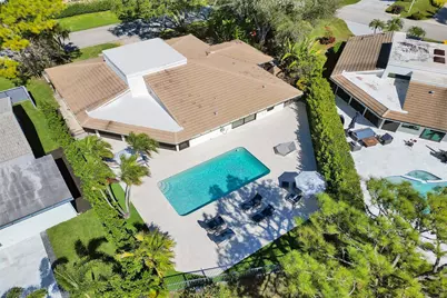 614 Lakewoode Circle W, Delray Beach, FL 33445 - Photo 32