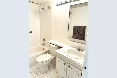 24 Keswick B #24, Deerfield Beach, FL 33442 - Photo 8