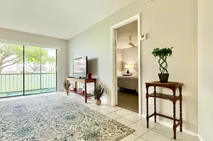 4401 NW 41st St, Lauderdale Lakes, FL 33319 - Photo 8