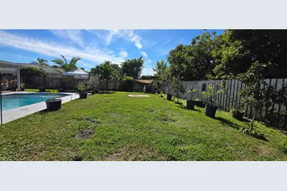 688 NW 100th Lane, Coral Springs, FL 33071 - Photo 18