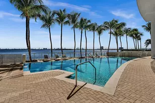 665 NE 25th St, Miami, FL 33137 - Photo 36