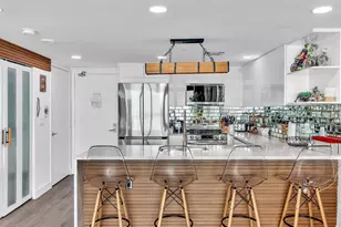 665 NE 25th St, Miami, FL 33137 - Photo 10