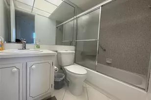 9400 Sunrise Lakes Blvd, Sunrise, FL 33322 - Photo 20