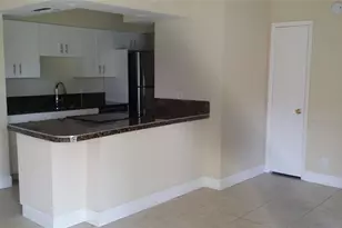 8877 NW 28th Dr, Coral Springs, FL 33065 - Photo 4