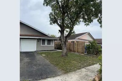 6533 Harbour Road, North Lauderdale, FL 33068 - Photo 2