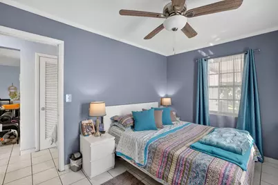 131 SW 7th Terrace, Hallandale Beach, FL 33009 - Photo 6