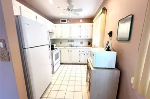 124 Ventnor F, Deerfield Beach, FL 33442 - Photo 8