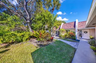 3651 Oaks Clubhouse Dr, Pompano Beach, FL 33069 - Photo 20