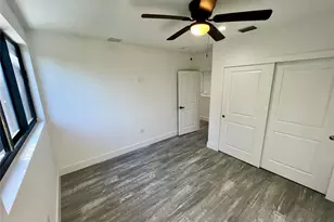 1292 NE 35th St, Oakland Park, FL 33334 - Photo 12