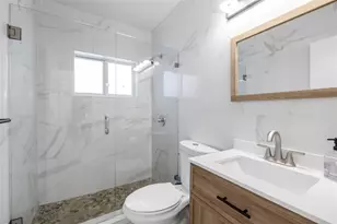 18340 NE 20th Ct, Miami, FL 33179 - Photo 24