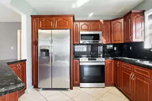3140 Sheridan Ln, Hollywood, FL 33021 - Photo 2