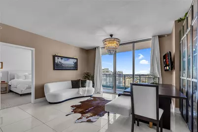 90 SW 3rd Street #3808, Miami, FL 33130 - Photo 2