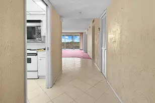 605 Oaks Dr, Pompano Beach, FL 33069 - Photo 20