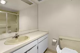 605 Oaks Dr, Pompano Beach, FL 33069 - Photo 6