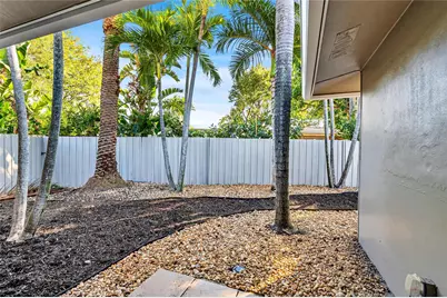 1760 NE 40th Court, Oakland Park, FL 33334 - Photo 40