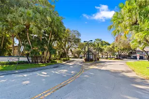 9129 N Vineyard Lake Dr, Plantation, FL 33324 - Photo 38