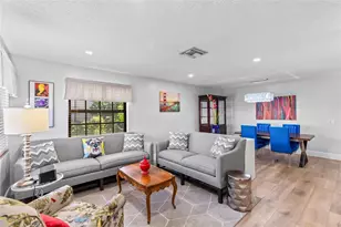 9129 N Vineyard Lake Dr, Plantation, FL 33324 - Photo 2