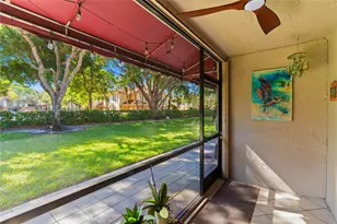 9129 N Vineyard Lake Dr, Plantation, FL 33324 - Photo 12