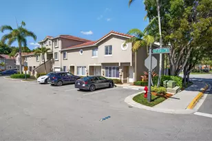245 Riviera Cir, Weston, FL 33326 - Photo 2