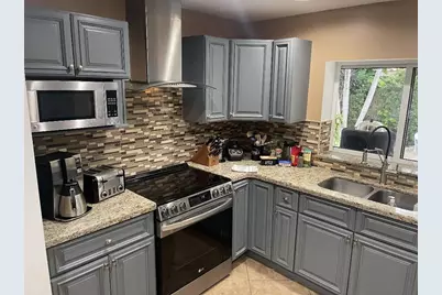 2200 NE 32nd Avenue, Fort Lauderdale, FL 33305 - Photo 2