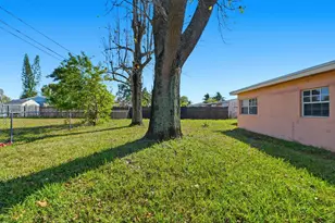 1520 SW 68th Way, North Lauderdale, FL 33068 - Photo 24