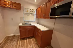 8130 Sunrise Lakes, Sunrise, FL 33322 - Photo 6