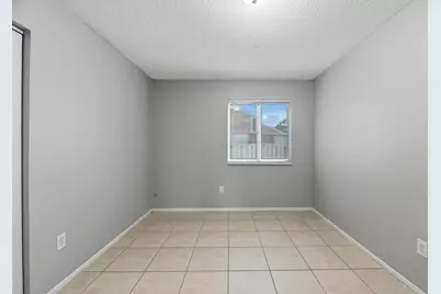 8666 SW 14th Street, Pembroke Pines, FL 33025 - Photo 16