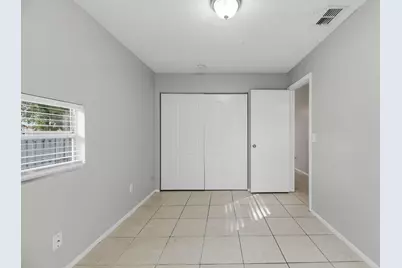 8666 SW 14th Street, Pembroke Pines, FL 33025 - Photo 18