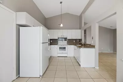 8666 SW 14th Street, Pembroke Pines, FL 33025 - Photo 8