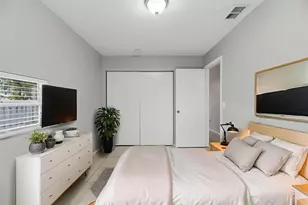 8666 SW 14th St, Pembroke Pines, FL 33025 - Photo 6