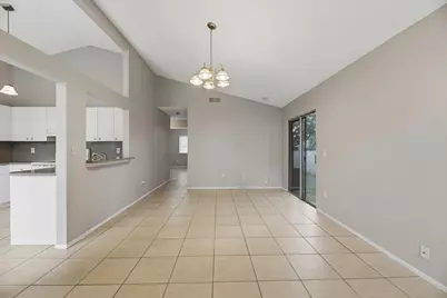 8666 SW 14th Street, Pembroke Pines, FL 33025 - Photo 12
