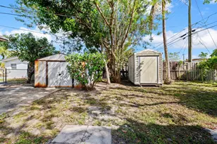 5554 SW 6th St, Margate, FL 33068 - Photo 18