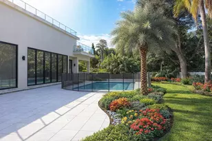 2421 NE 201st St, Miami, FL 33180 - Photo 2