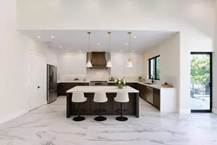 2421 NE 201st St, Miami, FL 33180 - Photo 4