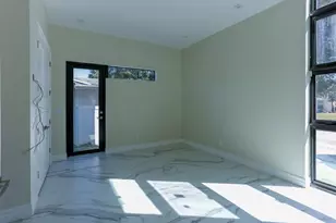 2421 NE 201st St, Miami, FL 33180 - Photo 10