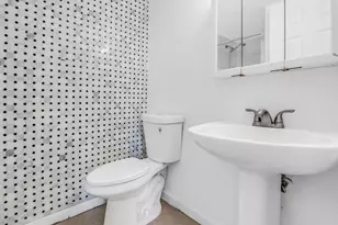 4705 NW 7th St, Miami, FL 33126 - Photo 14