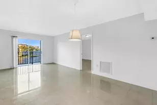 4705 NW 7th St, Miami, FL 33126 - Photo 6