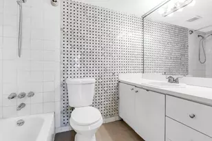 4705 NW 7th St, Miami, FL 33126 - Photo 18