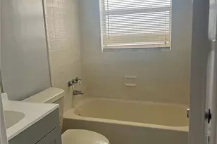 1022 Twin Lakes Dr, Coral Springs, FL 33071 - Photo 12