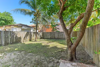 885 SW 6th Court, Homestead, FL 33034 - Photo 32